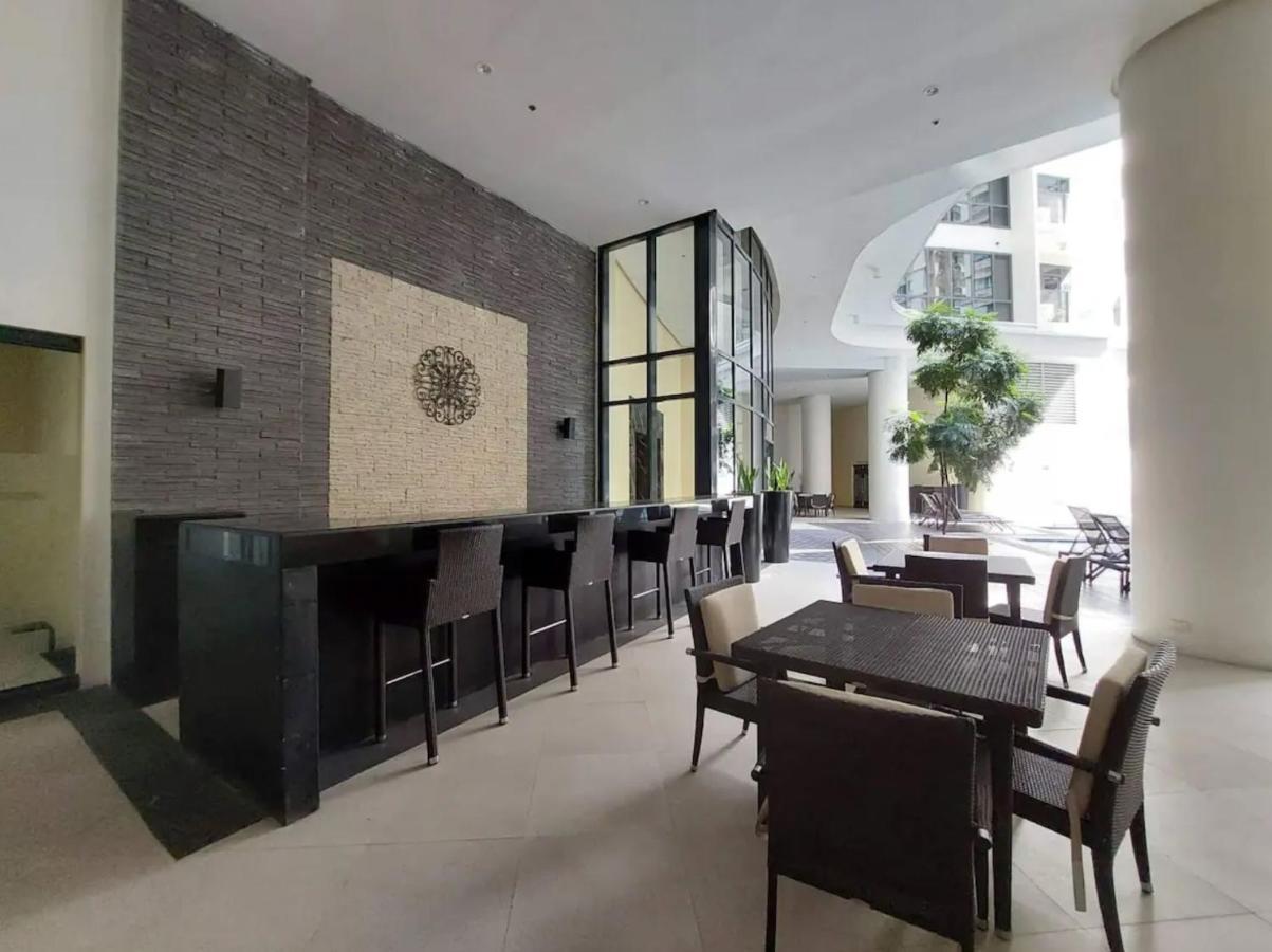 The Florence At Mckinley Hill Taguig Extérieur photo