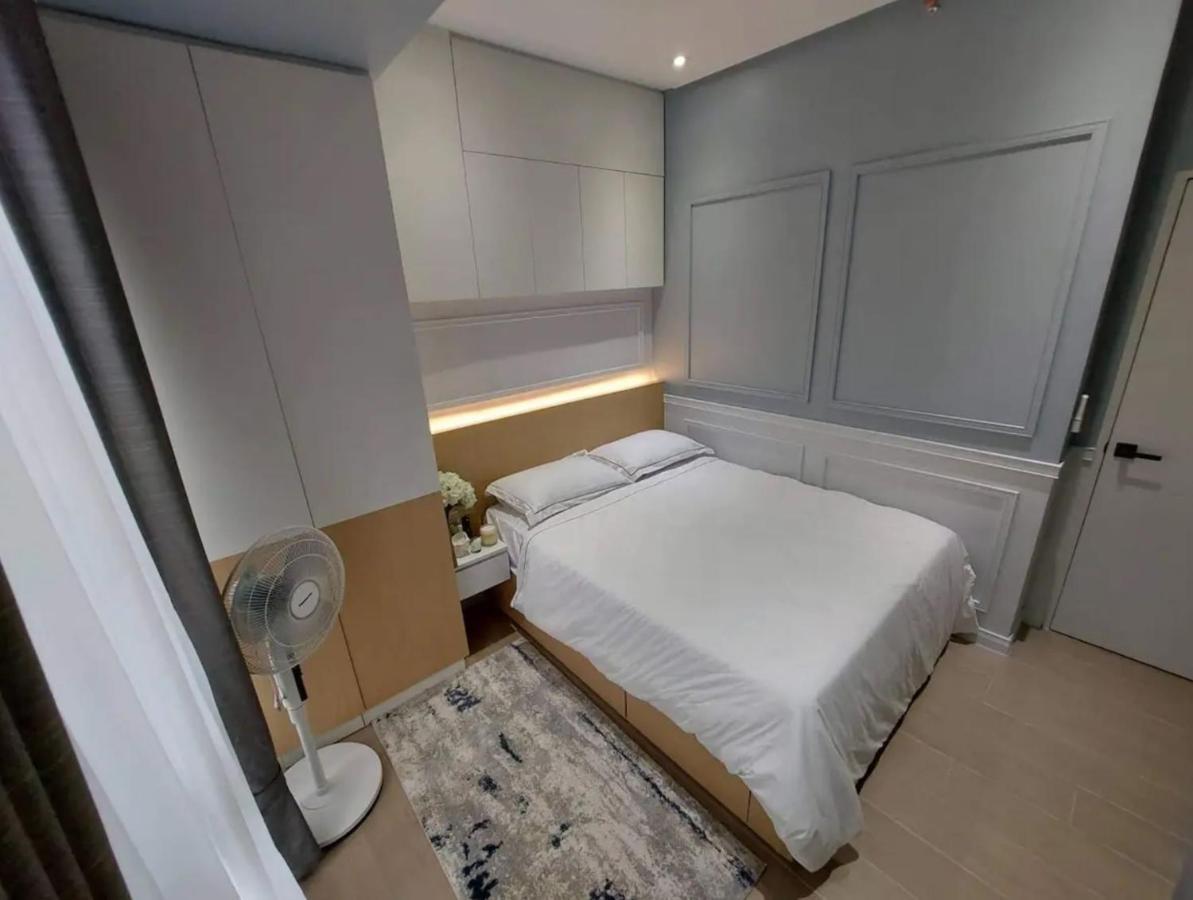 The Florence At Mckinley Hill Taguig Extérieur photo