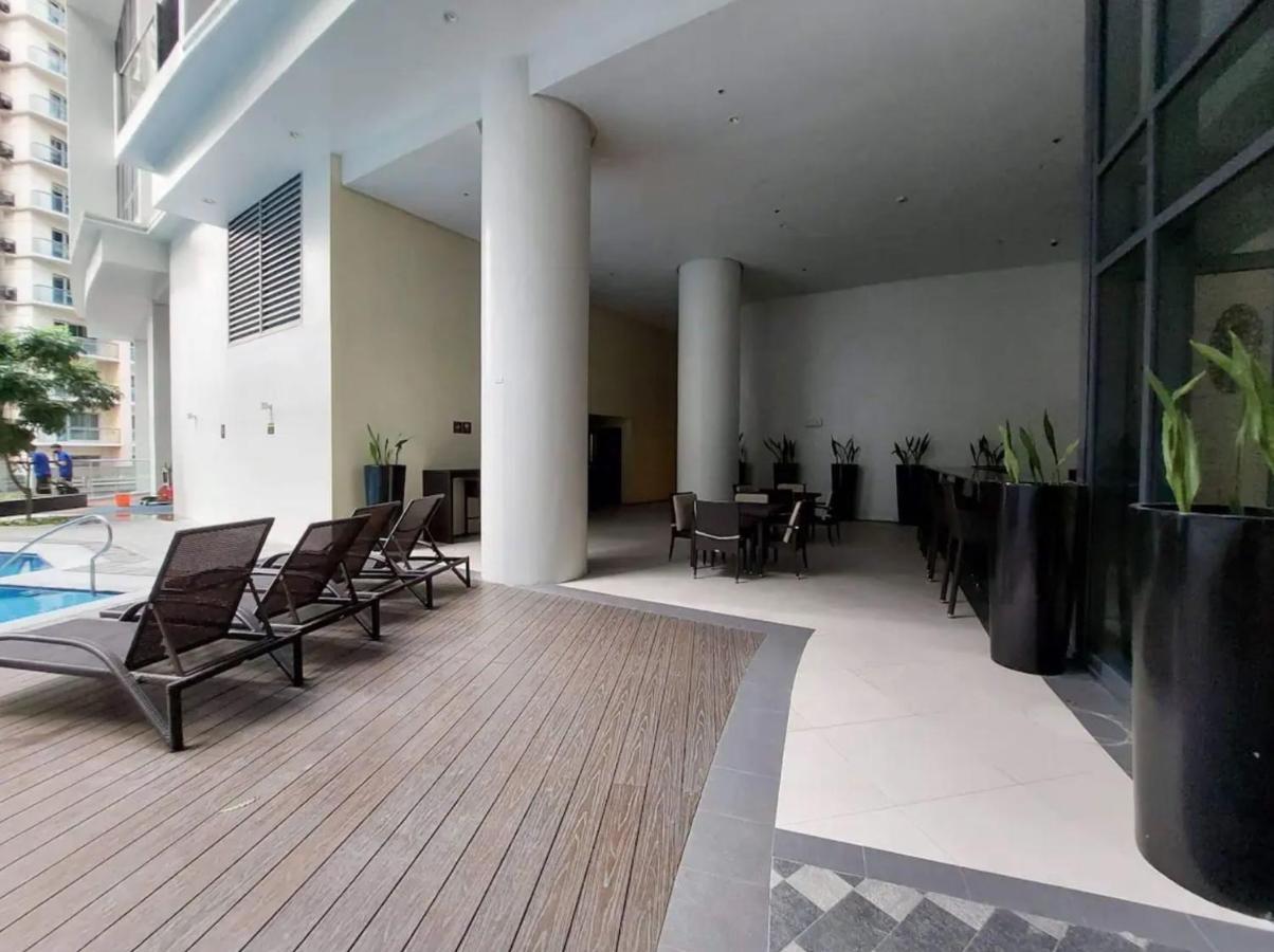 The Florence At Mckinley Hill Taguig Extérieur photo