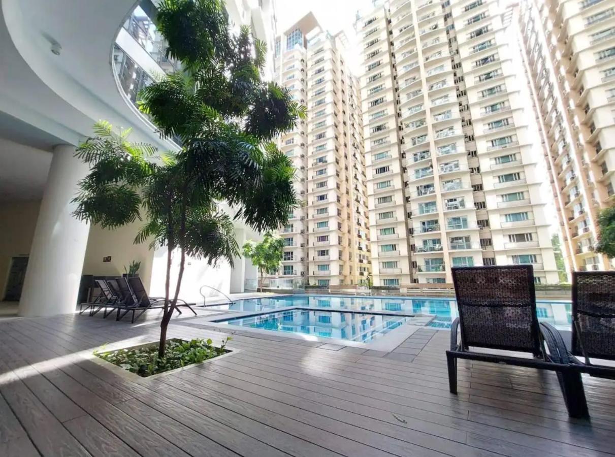 The Florence At Mckinley Hill Taguig Extérieur photo